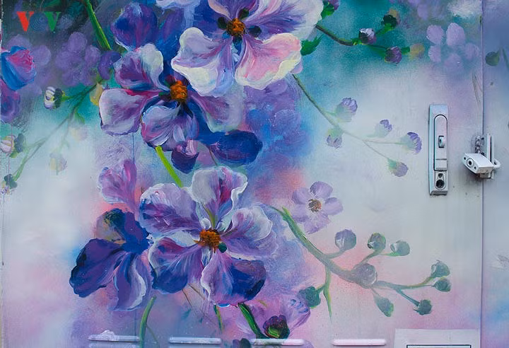 Nội dung chủ yếu là thiên nhiên hoa lá với màu sắc bắt mắt.