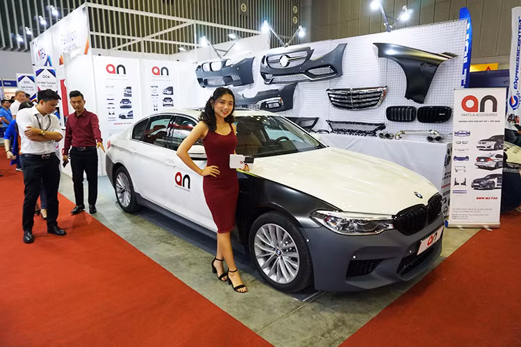 Automechanika 2019 bắt đầu mở cửa từ ngày 28/02 - 02/03/2019. Triển lãm năm nay thu hút khoảng 359 đơn vị từ 18 quốc gia và vùng lãnh thổ như: Đức, Trung Quốc, Đài Loan, Malaysia, Ấn Độ, Singapore, Iran, Hàn Quốc,... trong đó có 38% doanh nghiệp Việt Nam tham gia.