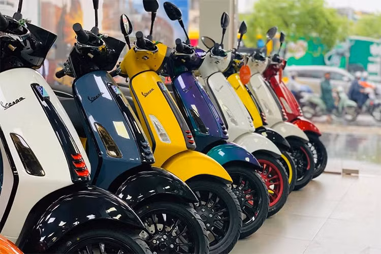 Vi sao xe ga Piaggio Vespa tai Viet Nam luon “e am”?-Hinh-2