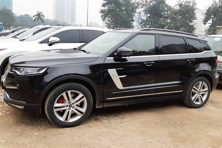 Mới đây, một người dùng tại Hà Nội sau khi tậu chiếc Zotye Z8 về đã quyết định độ thêm một số chi tiết ngoại thất giống với mẫu xe sang nổi tiếng đến từ Ý Maserati Levante. Cụ thể, cụm lưới tản nhiệt phía trước được thay thế bằng loại gần giống như trên chiếc Levante.