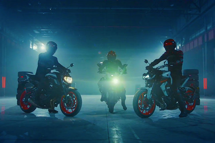 Đã hơn 5 năm kể từ khi hãng xe máy đình đám Nhật Bản đưa vào thị trường dòng xe môtô naked-bike Yamaha MT, đây là dòng xe đã làm thay đổi cục diện của cuộc cạnh tranh "siêu naked-bike" trên toàn thế giới.