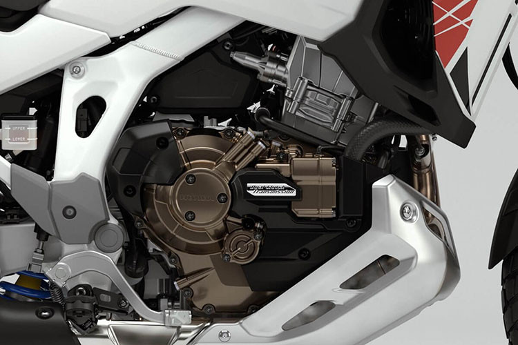 Trên phiên bản 2023, động cơ vẫn được giữ nguyên như cũ. Đây là động cơ xi-lanh đôi, 8 van, dung tích 1.084cc, sản sinh công suất tối đa 75 kW tại tua máy 7.500 vòng/phút và mô-men xoắn cực đại 105 Nm tại tua máy 6.250 vòng/phút.