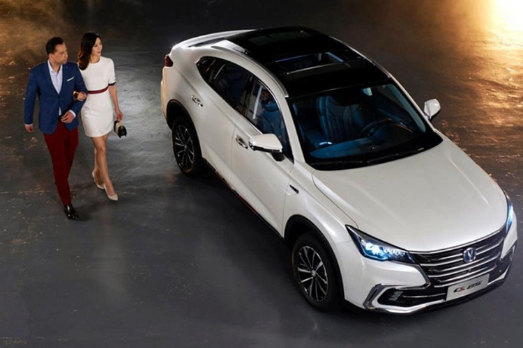 Đương nhiên, CS85 là một sản phẩm độc quyền cho Trung Quốc, và sẽ chính thức được tung ra thị trường vào đầu năm tới. Một số nguồn tin cho biết rằng một phiên bản plug-in hybrid cũng có thể được sản xuất, ra mắt sau hai phiên bản chạy xăng truyền thống này.