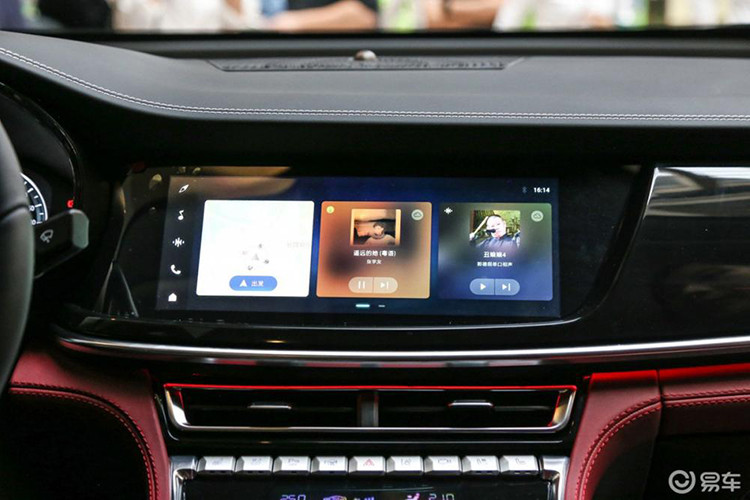 Không biết phần mềm của các hệ thống trên mẫu xe mới của Trung Quốc này sẽ tốt và mạnh ra sao, nhưng bố cục của nó trông rất hiện đại, chưa kể CS85 có trang bị cả một camera 3D 360 độ giống như một số mẫu sedan và SUV sang trọng nhất trên thị trường hiện nay.