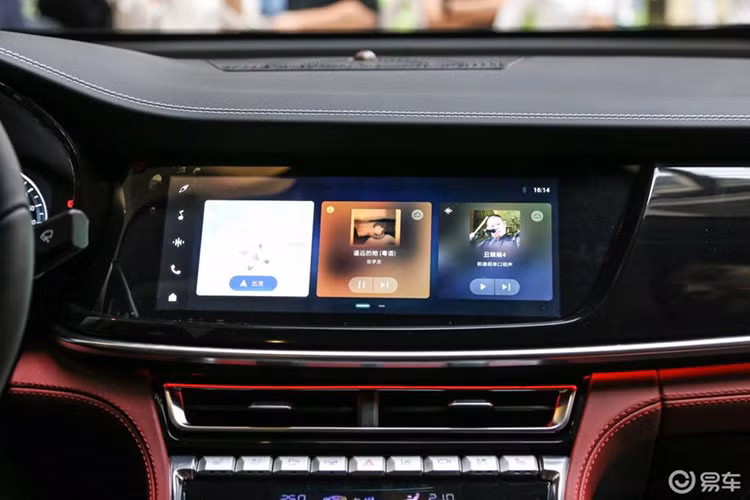 Không biết phần mềm của các hệ thống trên mẫu xe mới của Trung Quốc này sẽ tốt và mạnh ra sao, nhưng bố cục của nó trông rất hiện đại, chưa kể CS85 có trang bị cả một camera 3D 360 độ giống như một số mẫu sedan và SUV sang trọng nhất trên thị trường hiện nay.