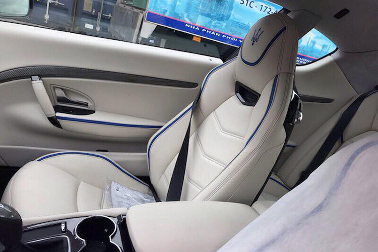 Dưới nắp capô của Maserati GranTurismo MC Sportline chính là khối động cơ V8, dung tích 4.7 lít do hãng siêu xe lừng danh Ferrari sản xuất. "Trái tim" này mang đến cho mẫu xe thể thao hạng sang công suất tối đa 460 mã lực tại vòng tua máy 7.000 vòng/phút và mô-men xoắn cực đại 520 Nm tại vòng tua máy 4.750 vòng/phút.