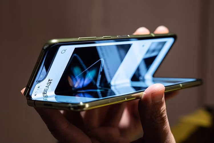Nếu Samsung chưa chuẩn bị gì kể từ tháng 4, rất có thể Galaxy Fold sẽ được giới thiệu lại đồng thời với chiếc Galaxy Note 10 vào tháng 8 tới đây.