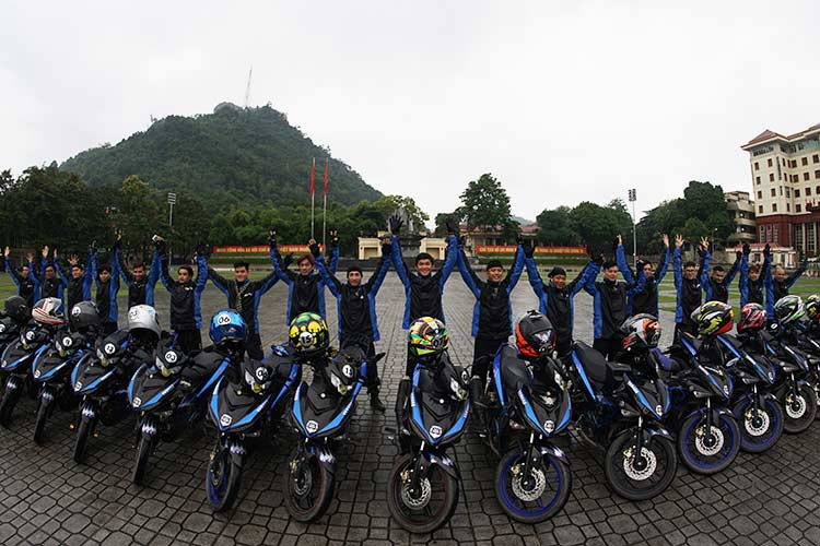 Exciter 2019 cao hơn bản cũ tới 20 mm, lên 155 mm. Trọng lượng của xe cũng nặng hơn 2kg so với trước, tăng lên 117 kg. Xe không có sự thay đổi về động cơ và hộp số. Cụ thể, trái tim của xe vẫn là động cơ 150 phân khối, công suất cực đại giữ nguyên 15,4 mã lực tại 8.500 vòng/phút, mô men xoắn cực đại 13,8 Nm tại 7.000 vòng/phút, đi cùng hộp số 5 cấp với tỷ số truyền của từng cấp số giữ nguyên so với phiên bản cũ. 