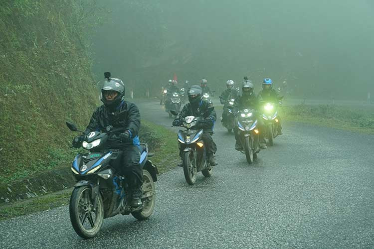 Với những tín đồ phượt, mỗi hành trình là một cảm nhận khác biệt và chẳng gì mang lại nhiều cảm xúc cho người đi bằng bạn đồng hành. Chính vì thế, một hành trình thử thách cùng người bạn ấn chứa nhiều điều bất ngờ như Exciter 150 phiên bản 2019 này đã mang tới cho mỗi chúng tôi một trải nghiệm khó quên trên cung đường từ Nam ra Bắc.