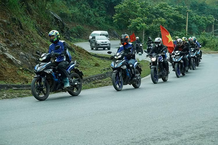 Hành trình chinh phục 3.500 km bằng xe máy Yamaha Exciter 150 phiên bản 2019 bắt đầu từ TP HCM đến Hà Giang đã chính thức kết thúc. Đây là chương trình được tổ chức bởi liên doanh xe máy Nhật Bản dành cho những tín đồ đam mê dòng xe côn tay underbon đình đám, và hiện đây cũng đang là mẫu xe bán chạy nhất thị trường Việt.