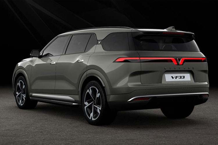 Dự kiến xe VF31 phiên bản tiêu chuẩn sẽ bắt đầu nhận đặt hàng tại Việt Nam từ tháng 5/2021, bàn giao xe từ tháng 11/2021. Xe VF32 và VF33 sẽ nhận đặt hàng tại Việt Nam từ tháng 9/2021, bàn giao xe từ tháng 2/2022; tại Mỹ, Canada và châu Âu sẽ nhận đặt hàng từ tháng 11/2021, bàn giao xe từ tháng 6/2022.