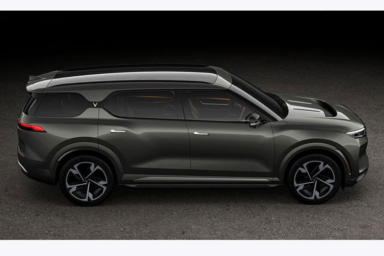 Cả 3 dòng xe điện Vinfast mới đều sở hữu tính năng tự hành cấp độ 2-3, với 30 tính năng thông minh chia làm 7 nhóm gồm: hệ thống trợ lái thông minh, hệ thống kiểm soát làn thích ứng, hệ thống kiểm soát hành trình chủ động, hệ thống cảnh báo va chạm đa điểm, hệ thống giảm thiểu va chạm toàn diện, hệ thống đỗ xe tự động thông minh và hệ thống giám sát người lái. 