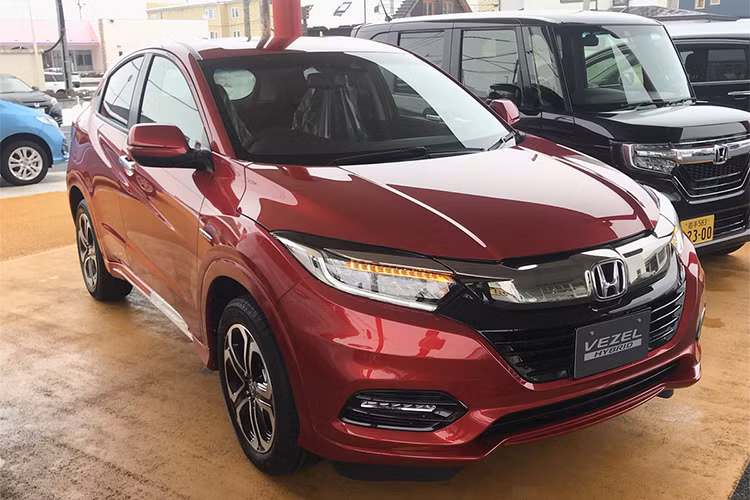 Thương hiệu ôtô Honda tại Nhật Bản vừa công bố mẫu crossover cỡ nhỏ Honda Vezel 2018 mới, (hay còn gọi là HR-V tại một số thị trường) với những nâng cấp và các trang bị an toàn mới ở thị trường nội địa.