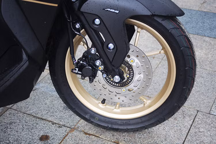 Yamaha LEXi 155 VVA tu 48,5 trieu - xe ga lai 