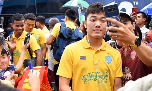 Thu thanh Dang Van Lam tai xuat buon sau King's Cup-Hinh-2