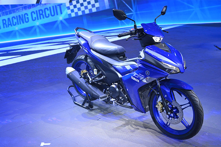 Sau nhiều lần rò rỉ hình ảnh và thông tin, Yamaha Exciter 155 VVA 2021 mới đã chính thức ra mắt thị trường Việt Nam. Đây cũng là thị trường đầu tiên trên thế giới ra mắt mẫu xe này do đó, khung sườn Exciter 155 VVA thiết kế lại hoàn toàn và có giá giá treo động cơ để phù hợp với động cơ 155 VVA.