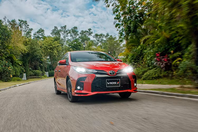 Toyota Vios bat ngo 