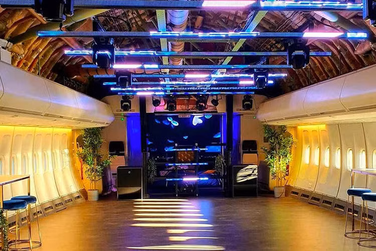 Chiec may bay Boeing 747 