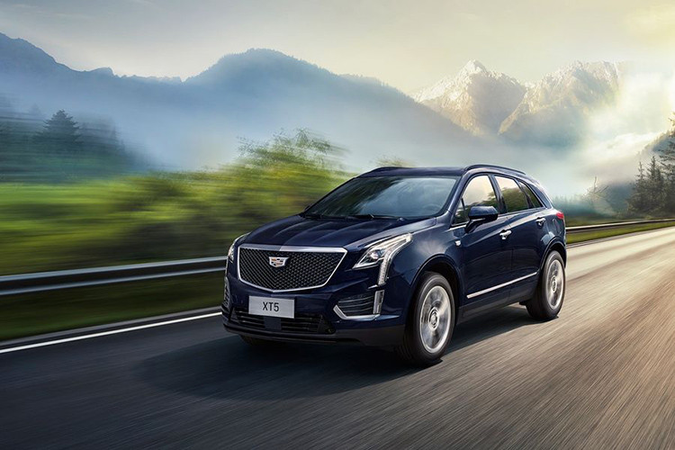 Giá xe Cadillac XT5 bản facelift 2020 vẫn chưa được tiết lộ tại thị trường đông dân nhất thế giới này. Dự tính nó sẽ được bán ra thị trường vào tháng sau, XT5 2020 mới sẽ cạnh tranh với các đối thủ như BMW X3, Mercedes GLC hay Lexus NX trong phân khúc crossover hạng D.