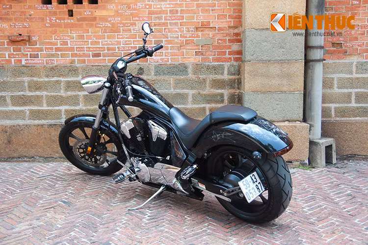 Honda Fury 1300 có giá bán tại Mỹ vào khoảng 12.000 USD. Về Việt Nam, sau khi tính thuế và ra biển số... nó sẽ có giá khoảng gần 600 triệu đồng cho phiên bản mới nhất.