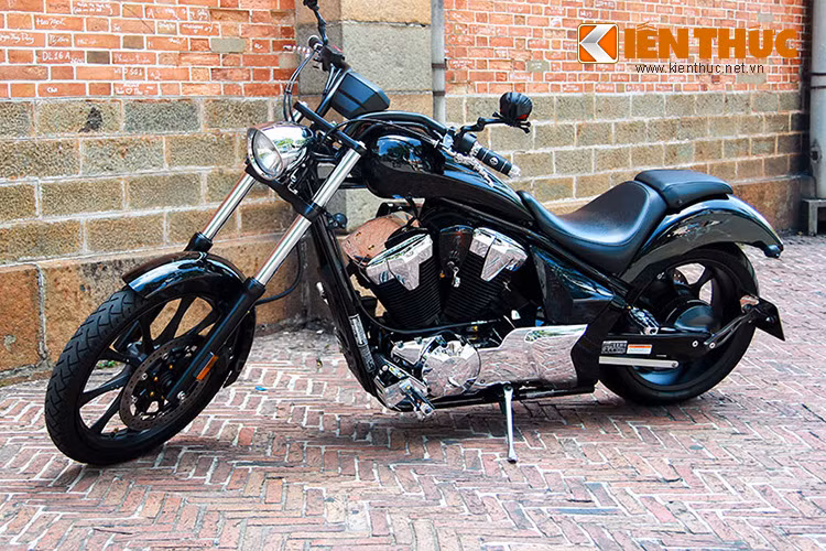 Lần đầu tiên xuất hiện trên thị trường vào năm 2009, chiếc Honda Fury 1300 được thiết kế dựa trên khung gầm của người anh em cùng "một mẹ" là Honda VTX1300.