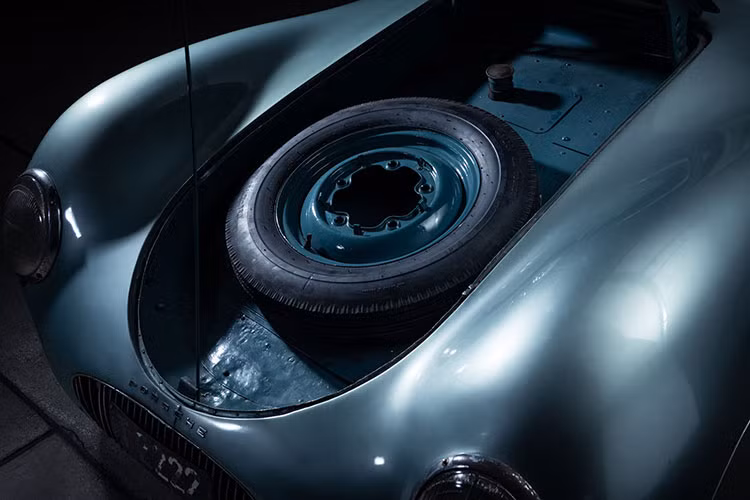 Chính ông Ferry Porsche đã gắn hàng chữ nổi “PORSCHE” ở phía trước khi ông ấy đi đăng ký chiếc xe ở Áo. Trong năm 1947, chiếc xe đã được phục chế bởi Battista “Pinin” Farina trẻ tuổi và gần một năm sau đó, chiếc Type 64 đã được trưng bày bên cạnh Porsche 356 hẵng còn mới thời đó.