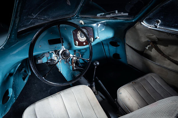 Mẫu Type 64 có thể sử dụng cùng hệ truyền động và hệ thống treo từ nguyên mẫu Volkswagen Type 1 nhưng nó rất khác biệt trong nhiều bộ phận khác, ví dụ khung gầm và thân vỏ hợp kim đóng đinh sử dụng công nghệ máy bay Thế Chiến II và động cơ làm mát bằng khí đã được độ để sản sinh 32 mã lực.