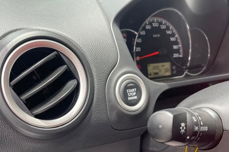 Khảo sát thị trường mua bán xe Mitsubishi Attrage cũ, sau khoảng 1 năm sử dụng dòng xe trên chỉ rớt khoảng 7,8%giá trị xe trong khi các dòng xe thông thường khác "bay" khoảng 15% giá trị xe mới.