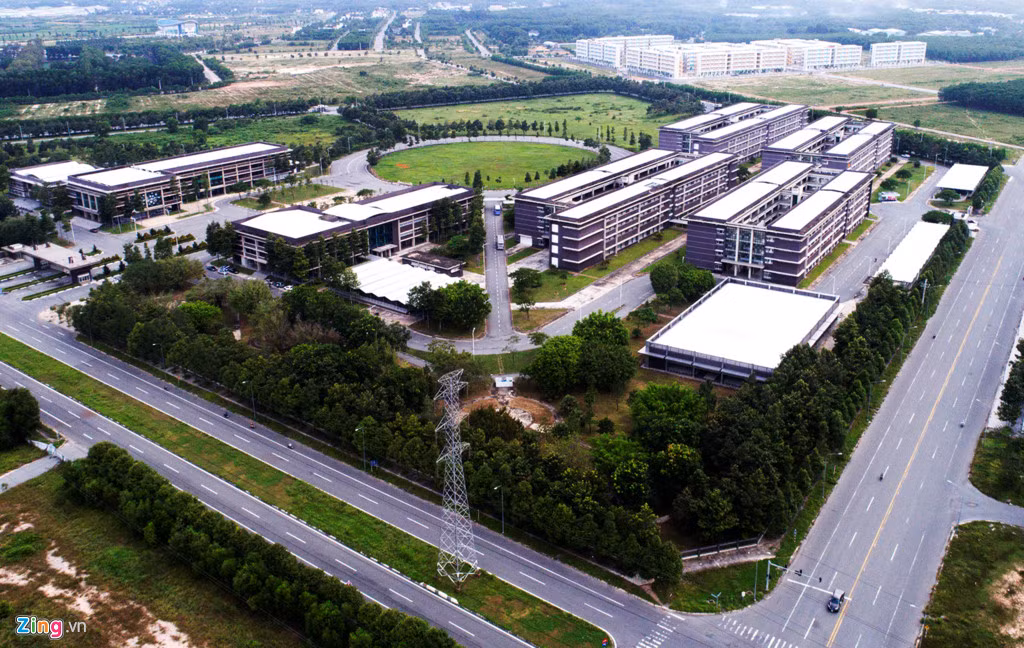 Thành phố có 7 phân khu chức năng gồm trung tâm chính trị - hành chính; trung tâm tài chính, ngân hàng, chứng khoán; công viên công nghệ kỹ thuật cao; trung tâm hội nghị, triển lãm quốc tế, trường đại học; khu phục vụ cộng đồng (quảng trường, công viên, hồ sinh thái…); khu văn phòng cho thuê, nhà hàng, khách sạn cao cấp và khu các công trình hạ tầng kỹ thuật… 