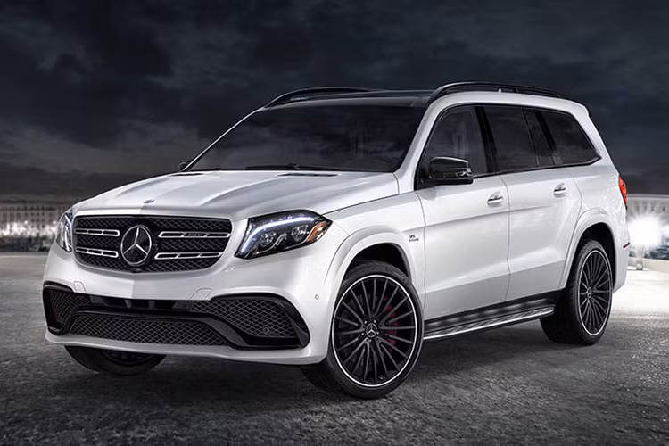 Mercedes-AMG GLS 63 4Matic 2019 giá từ 127.145 USD. Mẫu xe đầu bảng của dòng GLS-Series với phong cách lịch lãm phù hợp cho những doanh nhân thành đạt. Sức mạnh của xe đến từ động cơ V8 tăng áp kép dung tích 5.5L cho công suất 577 mã lực, mô-men xoắn 761 Nm. Hộp số tự động 7 cấp cùng hệ dẫn động 4 bánh 4MATIC. Thời gian tăng tốc từ 0-96 km/h trong 4,5 giây, tốc độ tối đa 270 km/h.