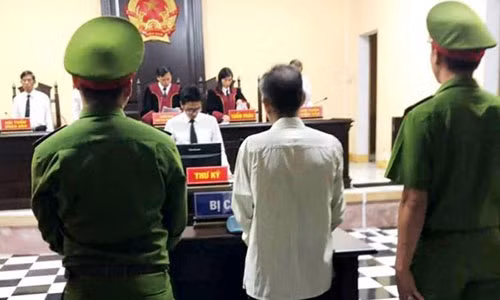 Thay giao dam o 3 hoc sinh tieu hoc 'boc lich' het doi