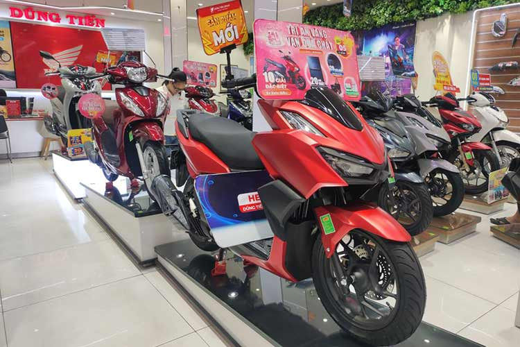 Luong xe may Viet Nam san xuat dat gan 3 trieu chiec sau 10 thang