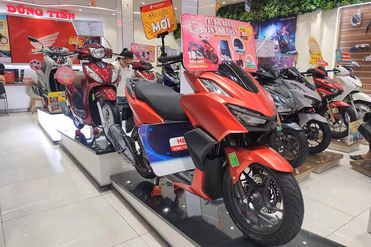 Luong xe may Viet Nam san xuat dat gan 3 trieu chiec sau 10 thang