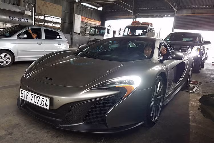 Phiên bản 650S Spider MSO được sản xuất giới hạn nên giá bán của nó cao hơn phiên bản tiêu chuẩn khoảng 57.250 bảng Anh. Để sở hữu siêu xe này, ngoài việc sẵn sàng chi lượng tiền mặt khổng lồ khách hàng còn cần một chút may mắn bởi trên thế giới chỉ có 50 chiếc.