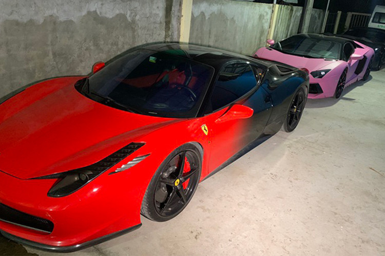 Cảnh sát đã lập biên bản vi phạm, tạm giữ 3 xe và hai giấy phép lái xe, chờ xác minh xử lý. Ba siêu xe bị tạm giữ gồm Lamborghini Aventador, Ferrari 458 Italia và Porsche 718 Cayman. Đáng chú ý nhất chính là siêu xe màu sơn đỏ vừa được chủ nhân dán lớp decal phong cách chuyển màu đỏ đen. Khác với những chiếc 458 có mặt trước đây, chiếc 458 Italia này có một số chi tiết bằng carbon và ghế đua ở bên trong.