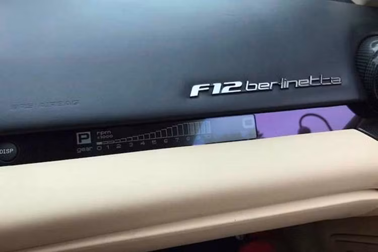 Gói độ Lamborghini Aventador Limited Edition 50 này chỉ được hãng độ Nhật Bản bán ra 20 bộ body kit cho các chủ nhân siêu xe Lamborghini Aventador trên toàn thế giới. Chi phí để thực hiện bản độ độc nhất Việt Nam của doanh nhân Vũng Tàu không dưới 3 tỷ đồng.