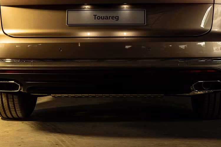 Ngoại hình tổng thể ra dáng một chiếc SUV hạng sang hơn trước, giúp Touareg tách biệt rõ đẳng cấp với những mẫu xe gầm cao cùng thương hiệu khác của Volkswagen. Các thị trường hàng đầu của Touareg là Trung Quốc, châu Âu và Nga. Doanh số toàn cầu của 2 thế hệ Touareg trước khoảng gần một triệu chiếc.