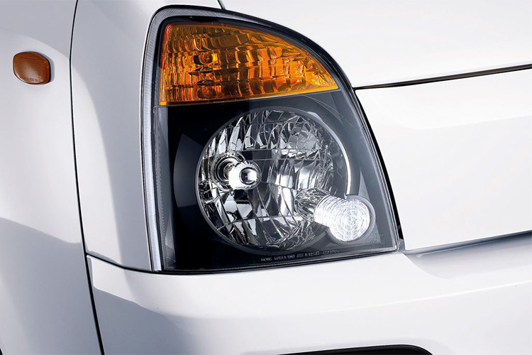 New Porter của Hyundai có tự trọng 1.530 kg, toàn tải tới 3.500 kg, được sản xuất với công nghệ chế tạo áp dụng tiêu chuẩn tương đương dòng xe du lịch. Đáng chú ý, công đoạn hàn cabin xe được thực hiện bằng robot giúp thân xe chắc chắn và ổn định tối đa. Công đoạn kiểm định chất lượng được kết nối trực tiếp đến trung tâm Hyundai Hàn Quốc. 