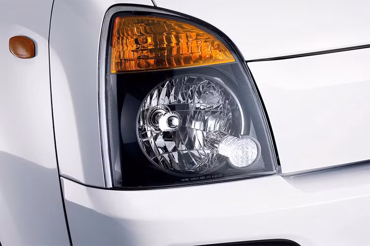 New Porter của Hyundai có tự trọng 1.530 kg, toàn tải tới 3.500 kg, được sản xuất với công nghệ chế tạo áp dụng tiêu chuẩn tương đương dòng xe du lịch. Đáng chú ý, công đoạn hàn cabin xe được thực hiện bằng robot giúp thân xe chắc chắn và ổn định tối đa. Công đoạn kiểm định chất lượng được kết nối trực tiếp đến trung tâm Hyundai Hàn Quốc. 