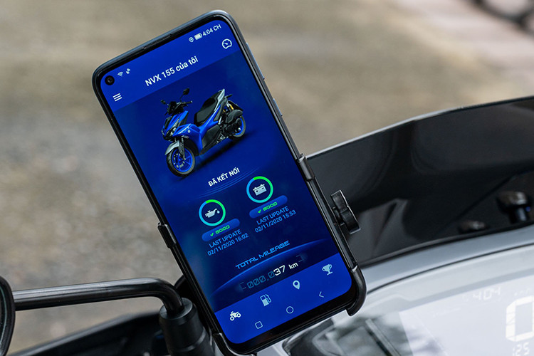 Trên phiên bản mới, Yamaha Việt Nam còn mang đến cho xe gói phụ kiện đồ chơi gồm 9 món: Chắn bùn phụ bánh sau; Kính chắn gió màu khói; Nắp bình xăng xám bạc; Bộ gù bảo vệ tay lái màu đen; Ốp máy carbon; Dán carbon nắp lọc gió; Ốp bảo vệ ống xả màu bạc; Ốp bảo vệ ống xả carbon; Ốp bảo vệ két nước carbon...