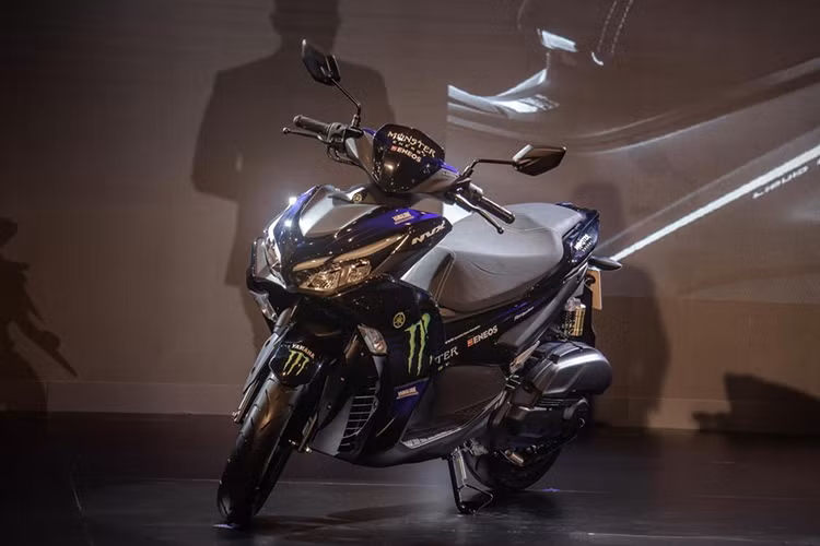 Kể từ khi ra mắt lần đầu tiên tại Việt Nam vào năm 2017, mẫu xe ga Yamaha NVX đã được người tiêu dùng đón nhận nhờ kiểu dáng trẻ trung và thể thao. Gần 4 năm sau khi ra mắt, dòng xe ga NVX đã được cải tiến ngoại hình cũng như trang bị. Vừa qua, Yamaha Việt Nam đã chính thức cho ra mắt phiên bản mới nhất của dòng xe này với sự thay đổi toàn diện mang tên Yamaha NVX 155 2020 mới.