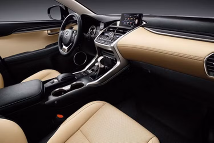 Hệ thống chống bó cứng phanh ABS, phân bổ lực phanh điện tử EBD, hỗ trợ phanh khẩn cấp BA và cân bằng điện tử VSC.