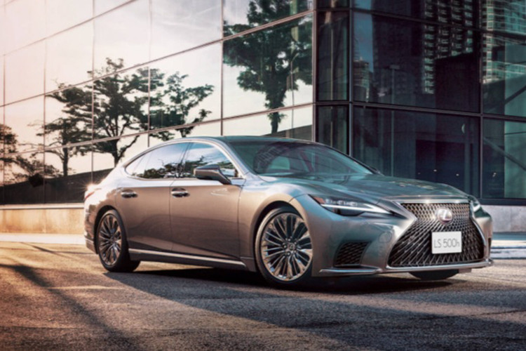 Thương hiệu Lexus không công bố doanh số cụ thể của từng mẫu xe ở thị trường Việt Nam. Trong năm 2024, thương hiệu này đã bán tổng cộng 1.552 chiếc xe sang cho người Việt. Con số này nâng doanh số cộng dồn của Lexus kể từ khi có mặt tại thị trường Việt Nam lên 13.812 xe.