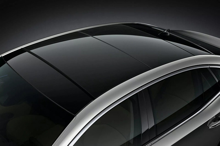 Ngoài sự thờ ơ của người tiêu dùng, Lexus cho biết những thách thức về phê duyệt và luật pháp là lý do bổ sung khiến LS bị loại khỏi thị trường Anh. Theo người phát ngôn của thương hiệu, nhóm khách hàng nhắm đến của LS đã bị thu hút bởi mẫu MPV hạng sang Lexus LM. Điều này càng làm giảm thêm nhu cầu về mua mẫu sedan đầu bảng của Lexus.