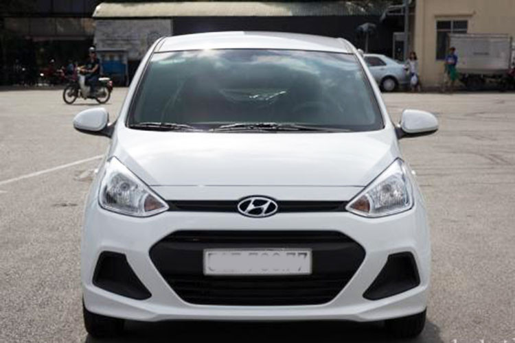  Hyundai Grand i10 AT đời 2016 Hyundai Grand i10 từng là mẫu xe ăn khách nhất thị trường Việt và là lựa chọn hàng đầu của những người mua xe phục vụ gia đình, cá nhân và chạy dịch vụ. Nhờ sức hút lớn nên nguồn cung trên thị trường xe cũ cũng dồi dào.