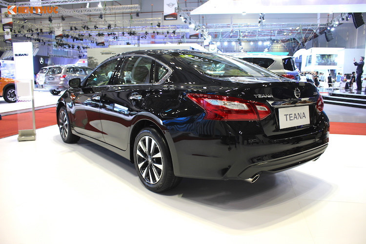 Các trang bị an toàn và hỗ trợ người lái cơ bản của xe bao gồm chống bó cứng phang ABS, phân phối lực phanh điện tử EBD, hỗ trợ phanh BA, kiểm soát cân bằng động VDC, kiểm soát mất lái chủ động AUC và camera lùi...