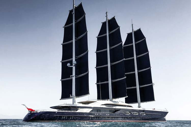 Sự thay đổi lớn nhất và ấn tượng nhất là việc bổ sung ba cột buồm carbon cao 70 mét cho hệ thống DynaRig. Các cột buồm này có thể xoay tròn, đưa các cánh buồm lại gần nhau đến mức không còn khoảng cách tồn tại giữa chúng. Điều này cho phép chúng hoạt động như một cái cánh đơn nhất, và đổi lại là tăng thêm tốc độ cho con thuyền.