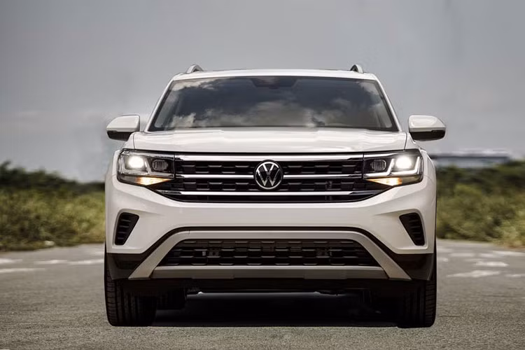 Tại Việt Nam, mẫu xe SUV Volkswagen Teramont được xem là hoàn toàn mới nhưng thực chất đây là mô hình nâng cấp, chiếc xe thế hệ mới đã được bán ở nhiều quốc gia từ năm 2020. Tại một số thị trường, Teramont chính là Atlas, mẫu SUV này được định vị cao hơn "người anh em" Tiguan đang bán ở nước ta.