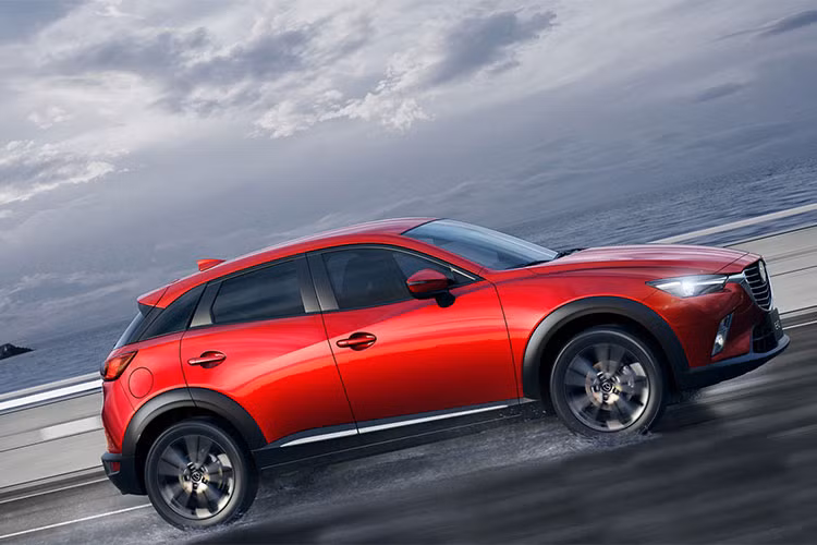 Như vậy sau khi tung ra thị trường, Mazda CX-3 2020 mới này được kỳ vọng sẽ cạnh tranh mạnh mẽ với Honda C-HR và Hyundai Kona.