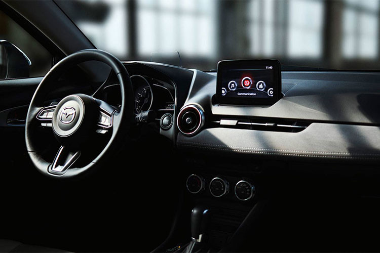 Hãng xe ôtô Mazda cũng sẽ thay đổi thiết kế bên trong ca-bin bao gồm: các ghế ngồi, bảng táp-lô và các nút bấm. Sự điều chỉnh này mang đến cho CX-3 không gian nội thất thoáng đãng hơn. Khả năng cách âm của nội thất Mazda CX-3 hoàn toàn mới cũng được cải thiện.